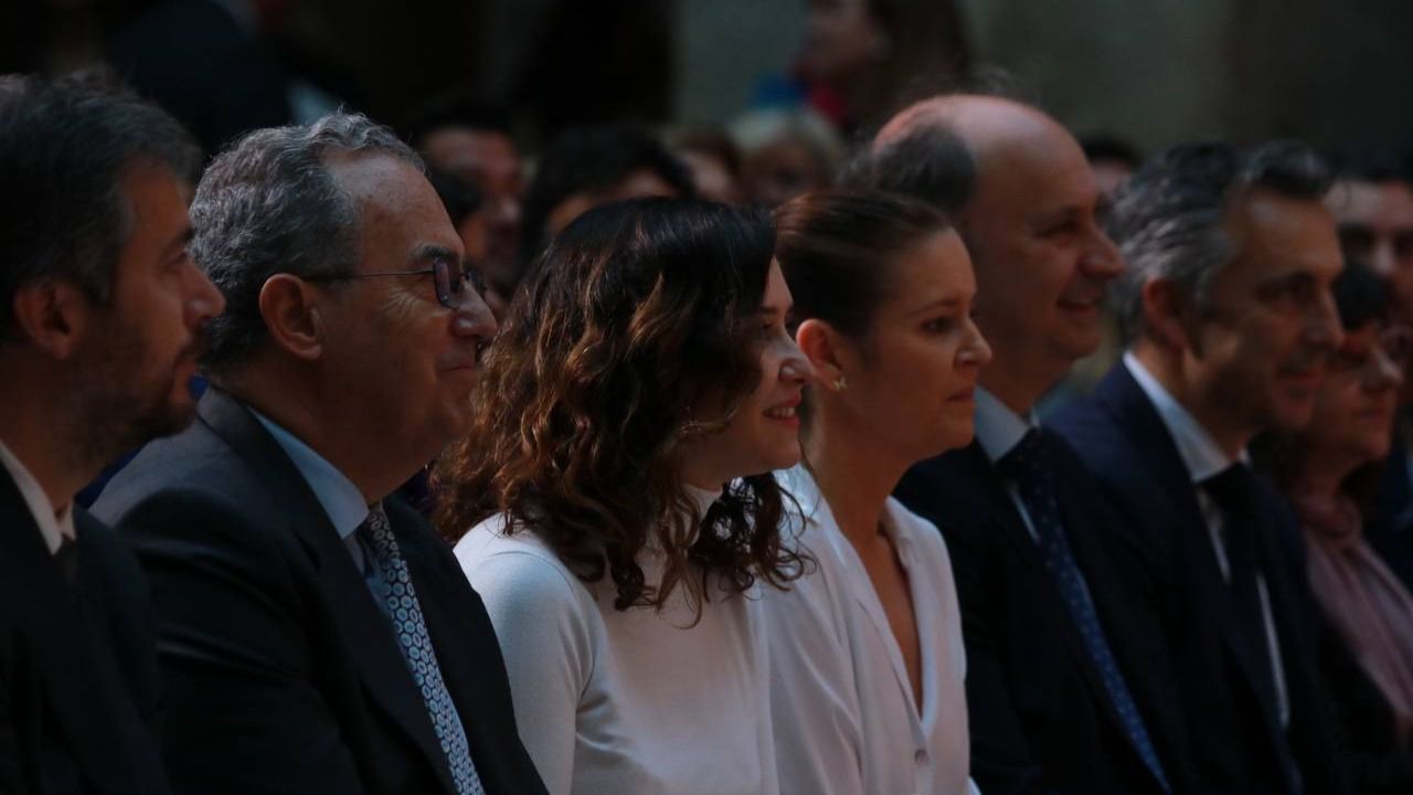 Isabel Díaz Ayuso junto a buena parte de sus consejeros (Foto: María Vera - Road Experience)