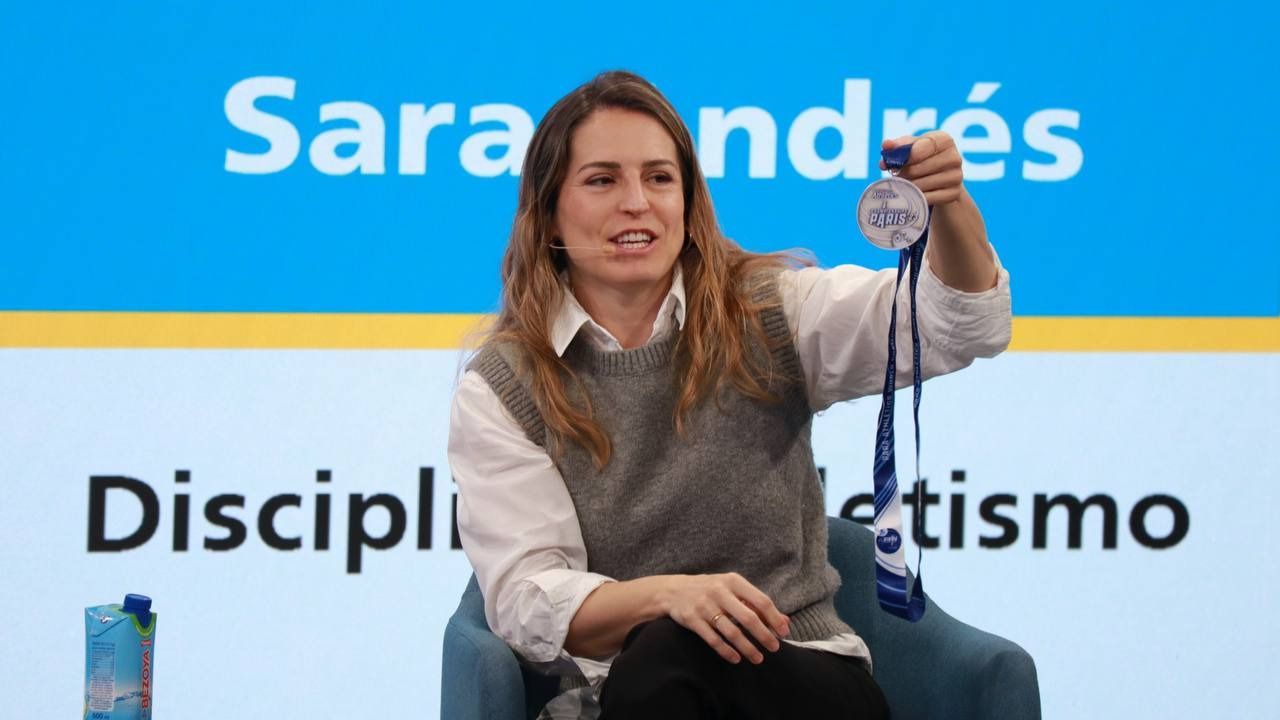 Sara Andrés en un coloquio organiado por CaixaBank