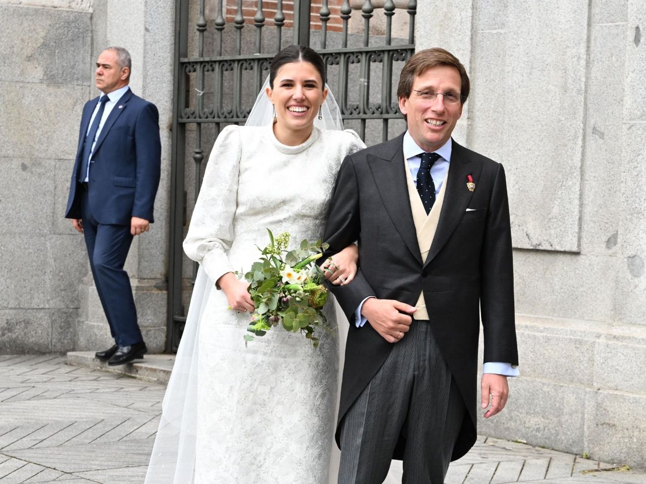 Martínez-Almeida y Teresa Urquijo tras darse el 'sí, quiero'. Foto: Europa Press