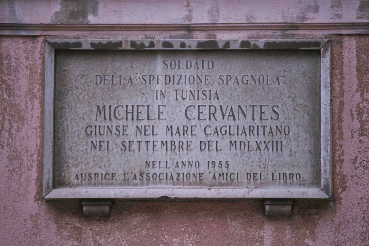 Placa dedicada a Cervantes en Cagliari