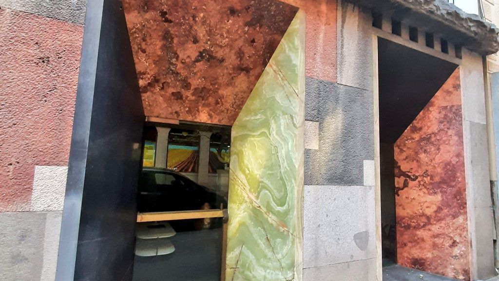 Imagen del exterior de la zapatería.