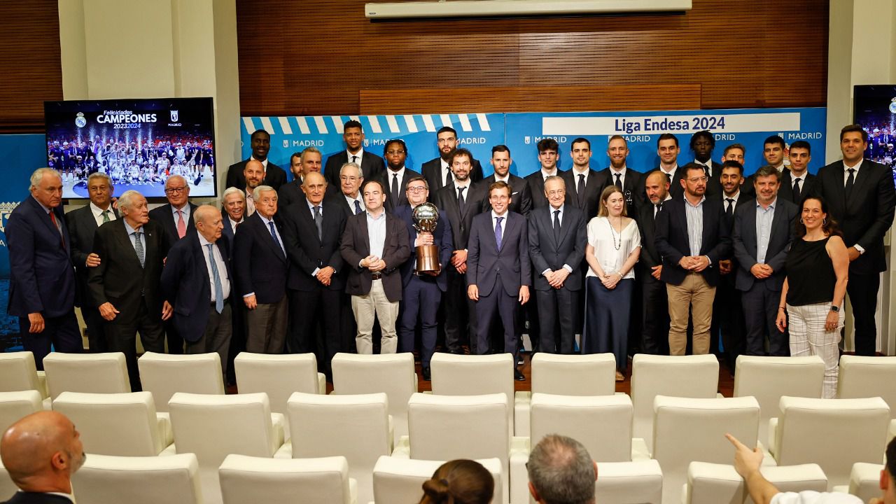 Recepción al Real Madrid en el Ayuntamiento por su título de Liga de baloncesto(Foto: Real Madrid de Baloncesto