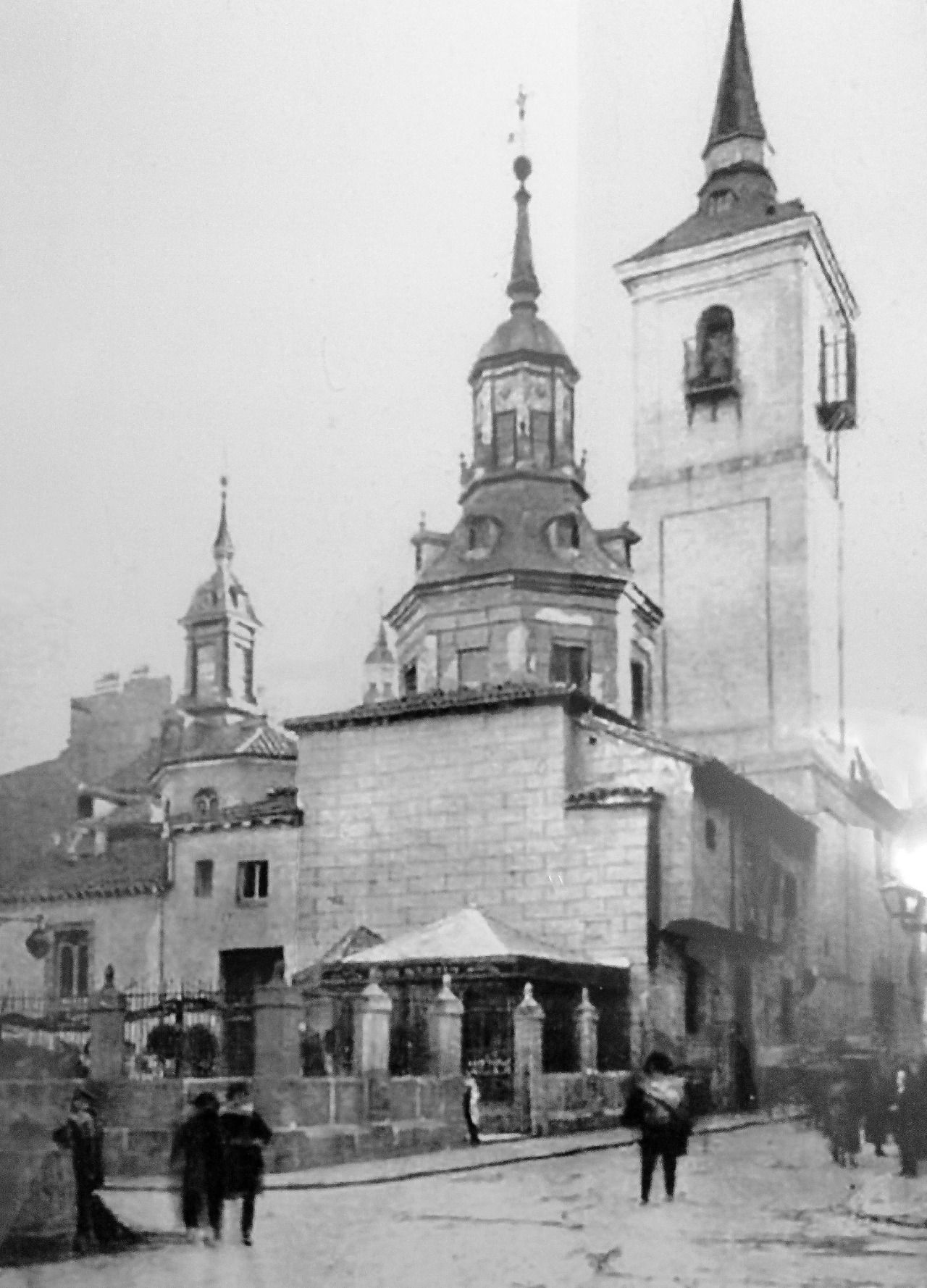 La iglesia de San Sebastián antes de la Guerra Civil (Foto: Antonio Castro)