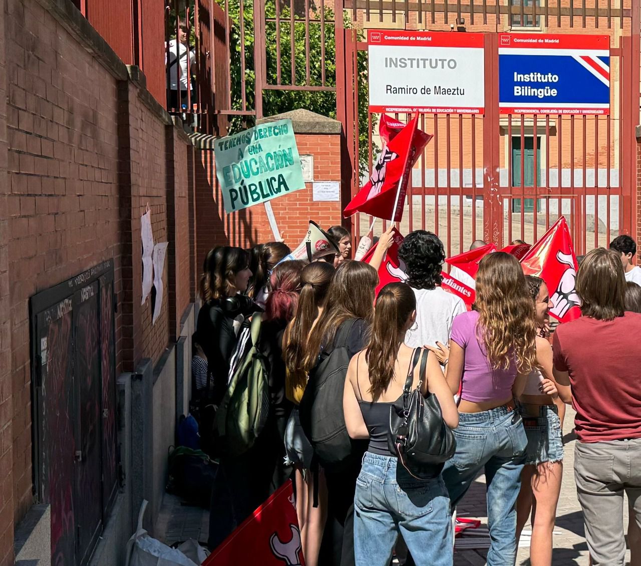 Manifestación en contra de la implantación de Escuela Europea Autorizada (Foto: Europa Press)