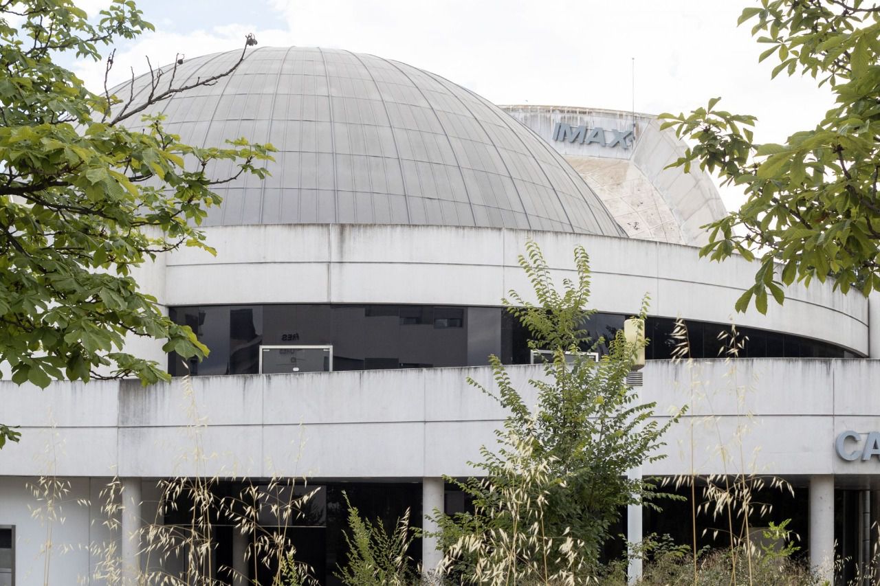 Exterior del edificio IMAX en el parque Tierno Galván (Foto: Antonio Castro)