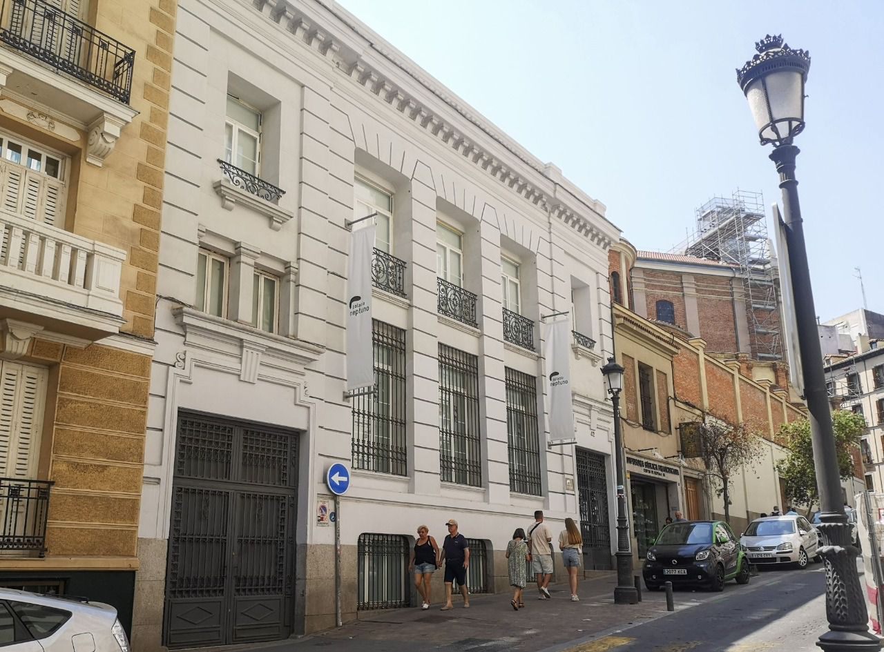 Fachada principal del Palacio Neptuno (Foto: Antonio Castro)