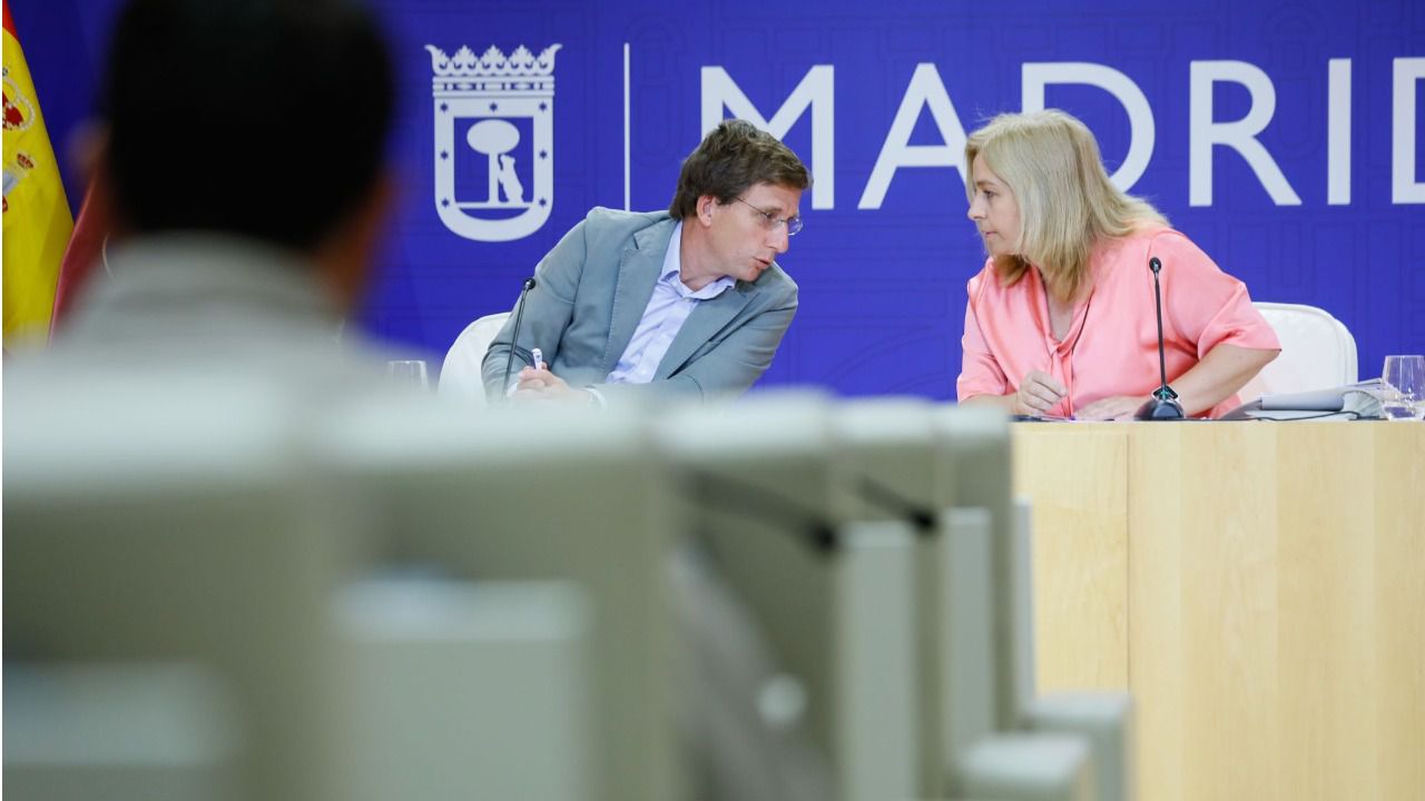 Almeida y Sanz en la rueda de prensa posterior a la Junta de Gobierno. Foto: Ayuntamiento de Madrid 