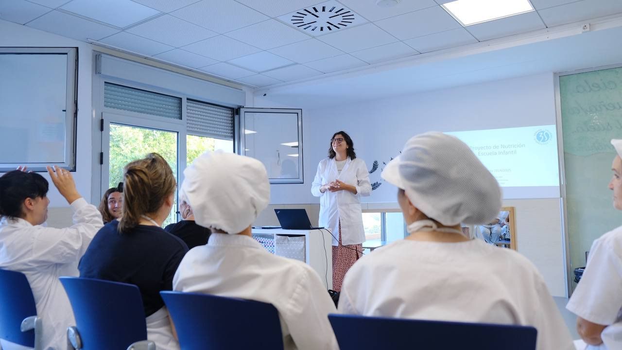 Formación teórico-práctica en la escuela infantil El Caserío (Foto: Mónica González)