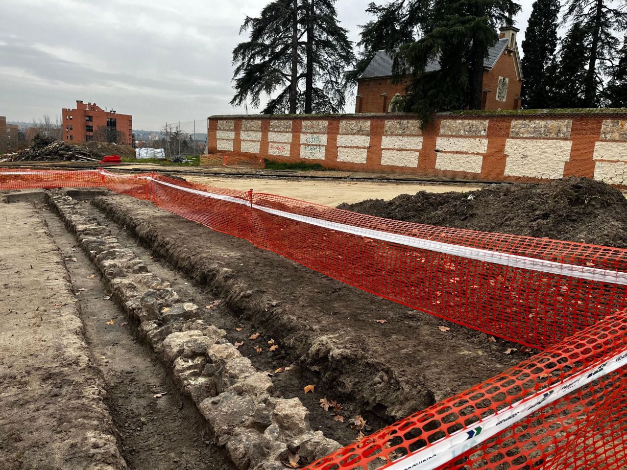 Obras en el entorno del Castillo de la Alameda (Foto: Dani Sánchez García)