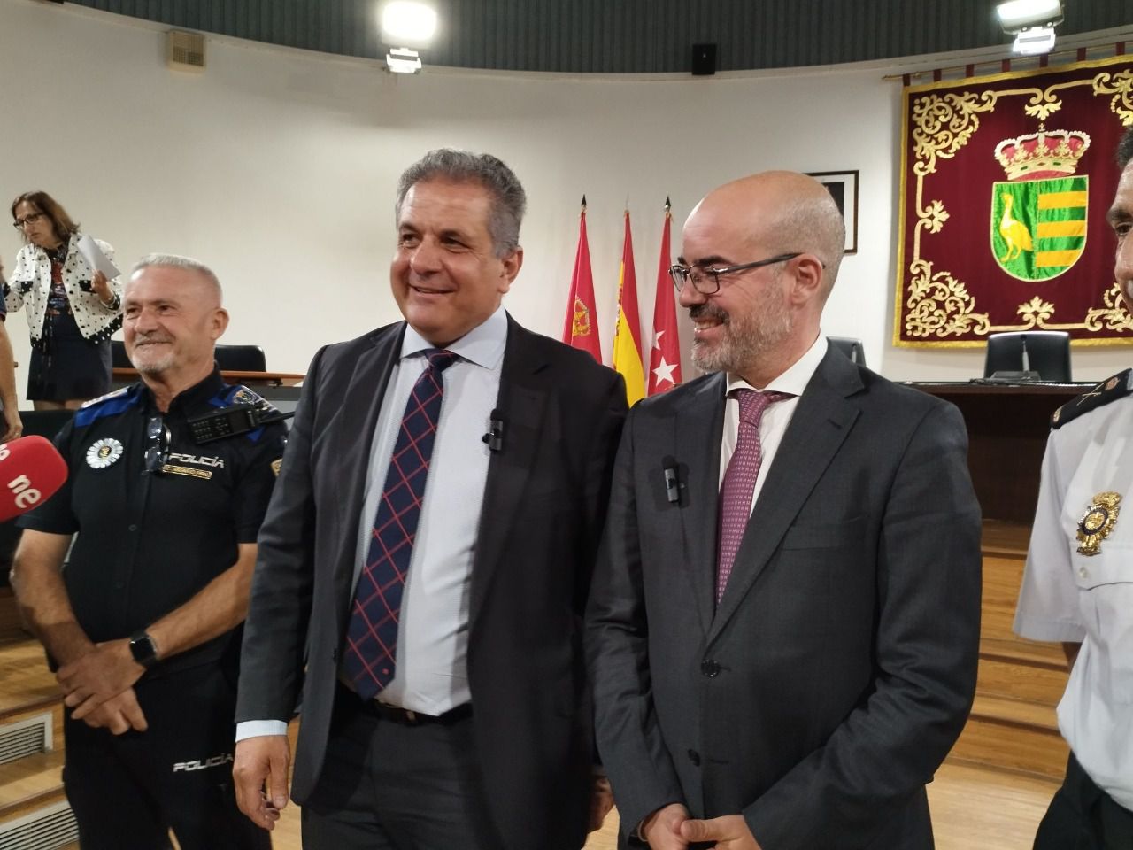 El alcalde de Parla y el delegado del Gobierno tras la Junta Extraordinaria de Seguridad de Parla (Foto: Europa Press)