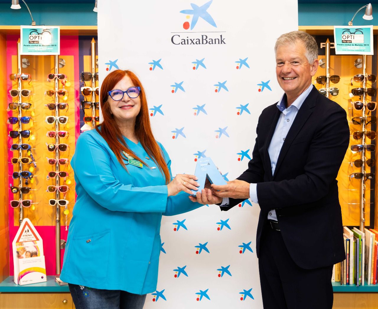 Chelo García recoge el premio (Foto: CaixaBank)