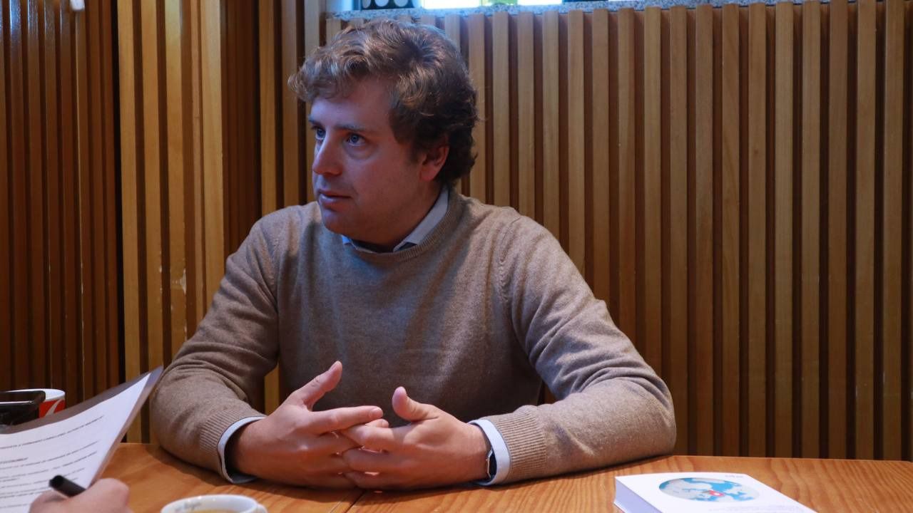 Fernando Caballero, autor de 'Madrid DF', durante su entrevista para Madridiario (Foto: Mónica González - Road Experience)