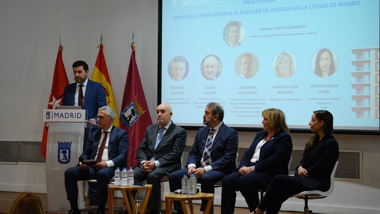 Participantes en una de las mesas de la jornada. Foto: María Vera-Road Experiencie Audiovisual