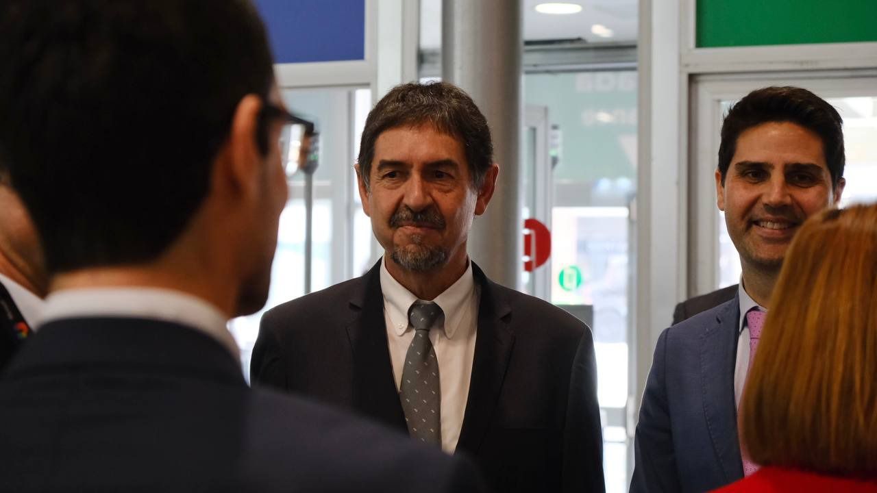 El consejero de Educación, Ciencia y Universidades de la Comunidad de Madrid, Emilio Viciana, ha acompañado al Secretario de Estado de Educación, Abelardo de la Rosa, en la visita de inauguración a la feria. (Foto: María Vera - Road Experience)