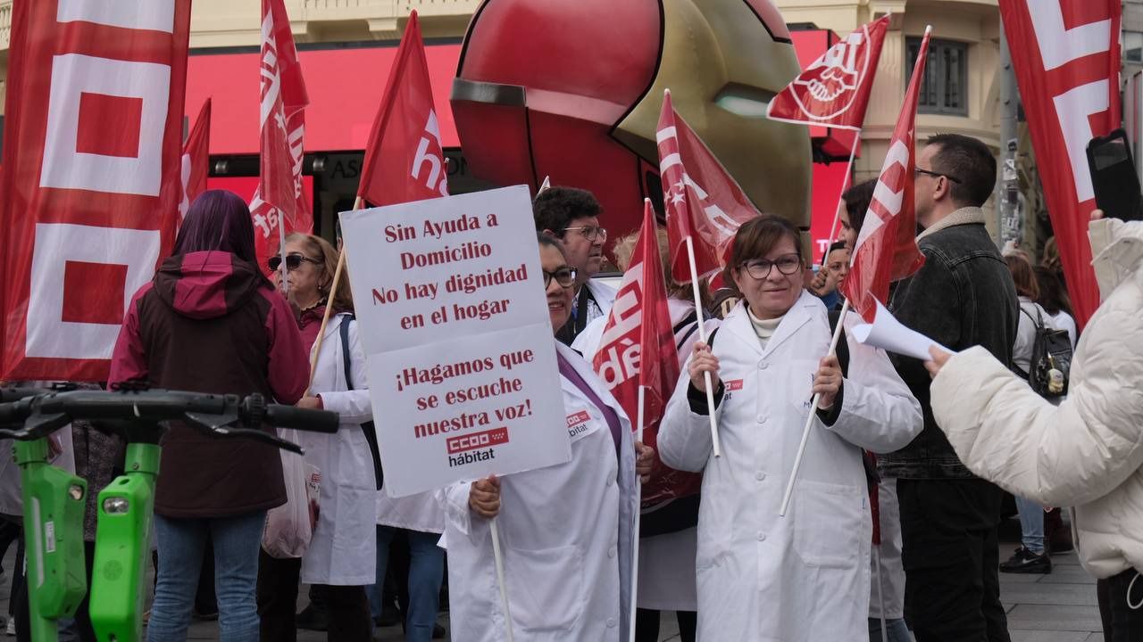 Manifestación de trabajadoras del SAD (Foto: María Vera)