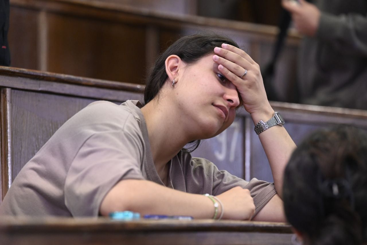 Una alumna en la prueba de acceso a la universidad (Foto: Chema Barroso)