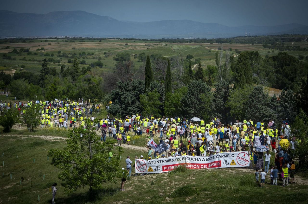 Manifestantes en contra del cantón de limpieza en Montecarmelo (Foto: Europa Press)