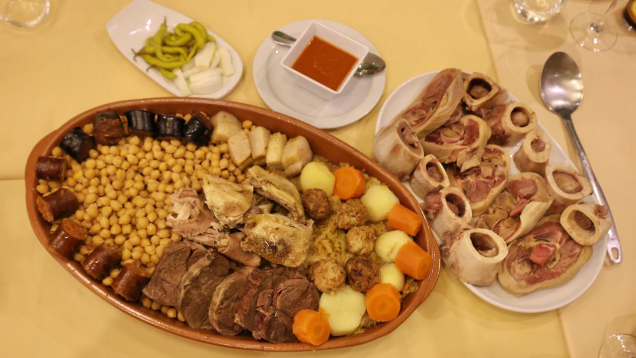 Los ingredientes de un cocido (Foto: Cofradía del Cocido Madrileño)