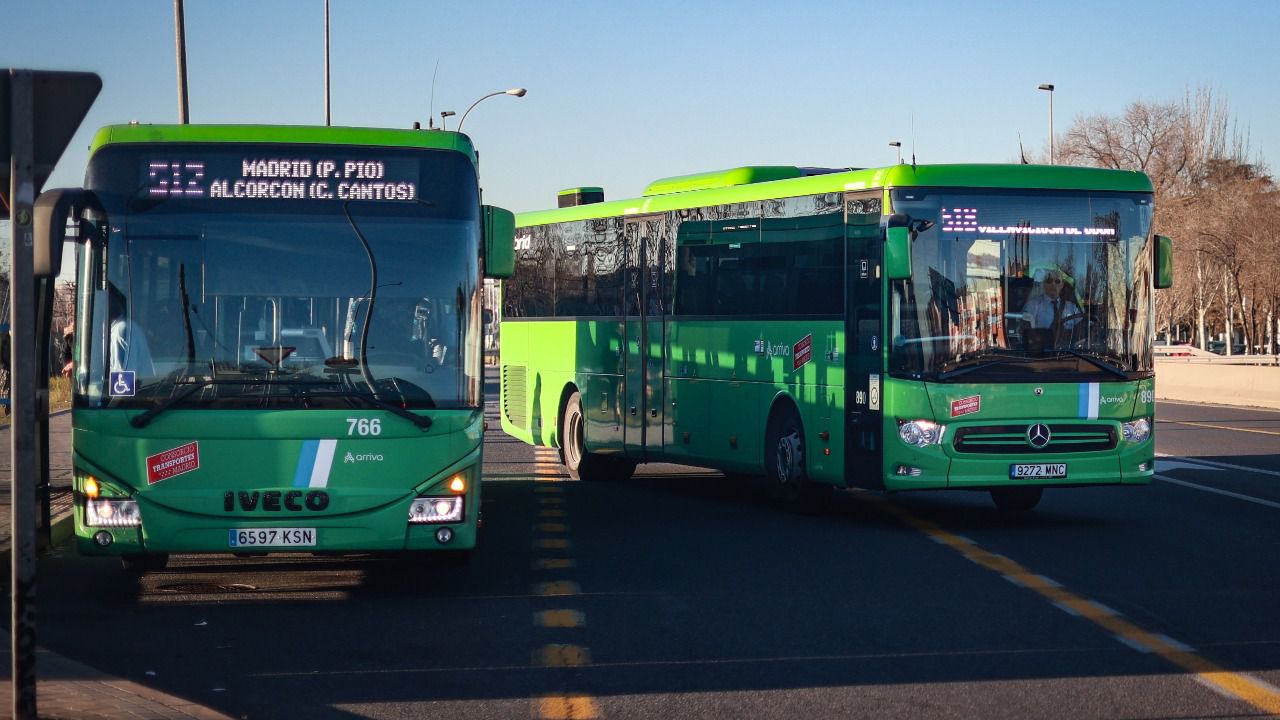 Autobuses interurbanos en Cuatro Vientos.