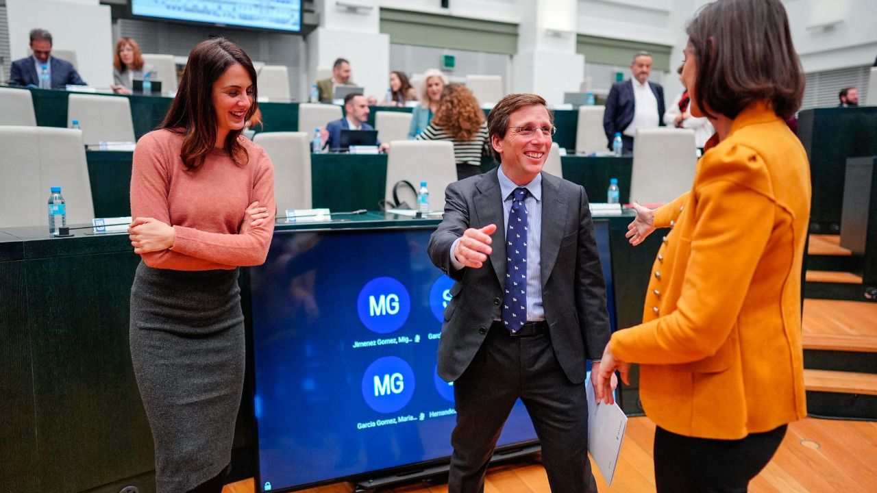 Rita Maestre, José Luis Martínez-Almeida y Reyes Maroto.