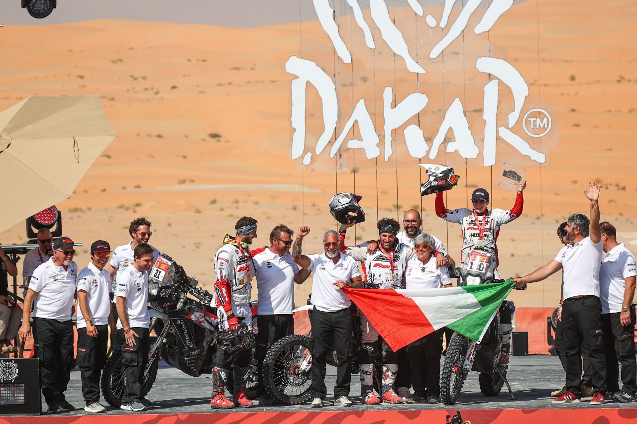 Sandra Gómez en la meta del Dakar (Foto: Cedida SGC)
