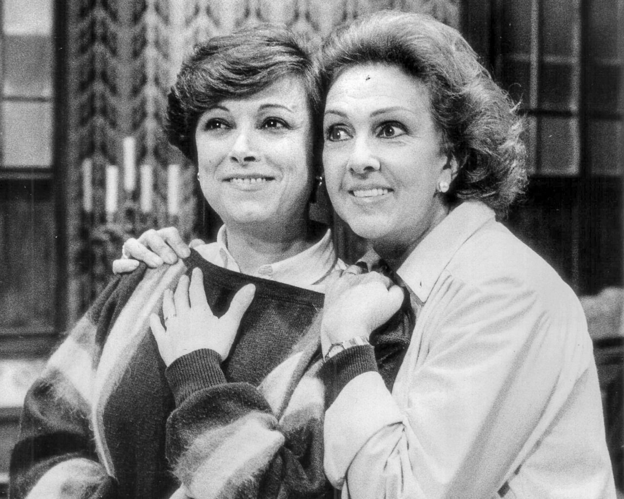 En Hay que deshacer la casa, junto a Lola Cardona. 1985. (Foto: Archivo de Lola Cardona)