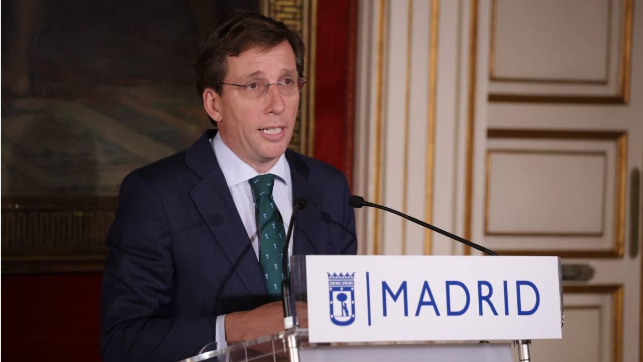 Martínez-Almeida durante la rueda de prensa