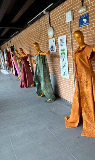 Aspecto de la exposición en la Biblioteca Eugenio Trías