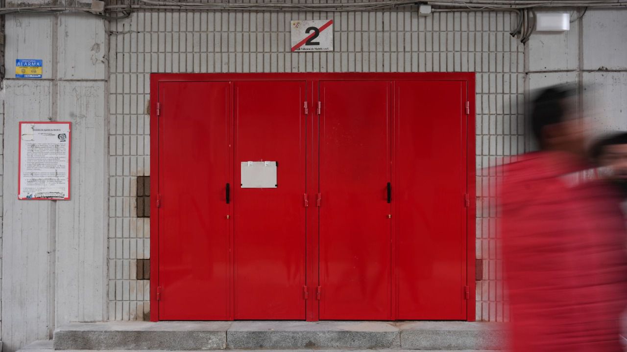 Nuevas puertas en el Estadio de Vallecas (Foto: Comunidad de Madrid) 