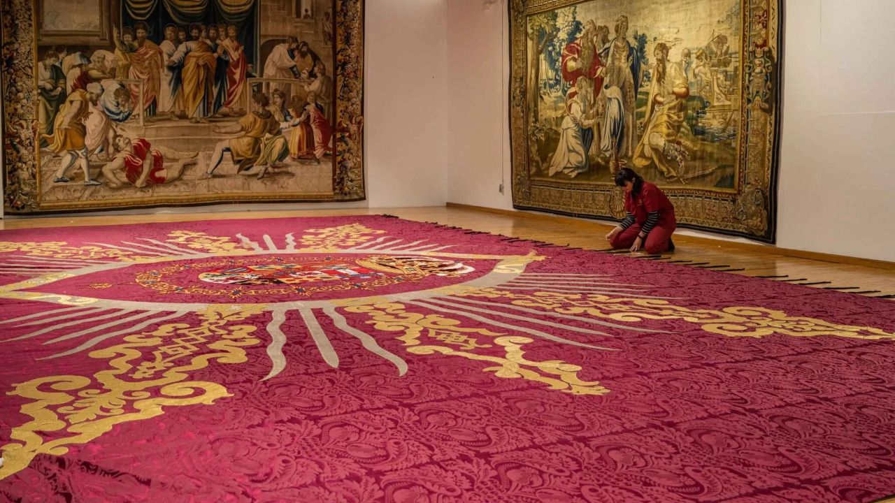 Telón restaurado del Teatro Español (Foto: Real Fábrica de Tapices)