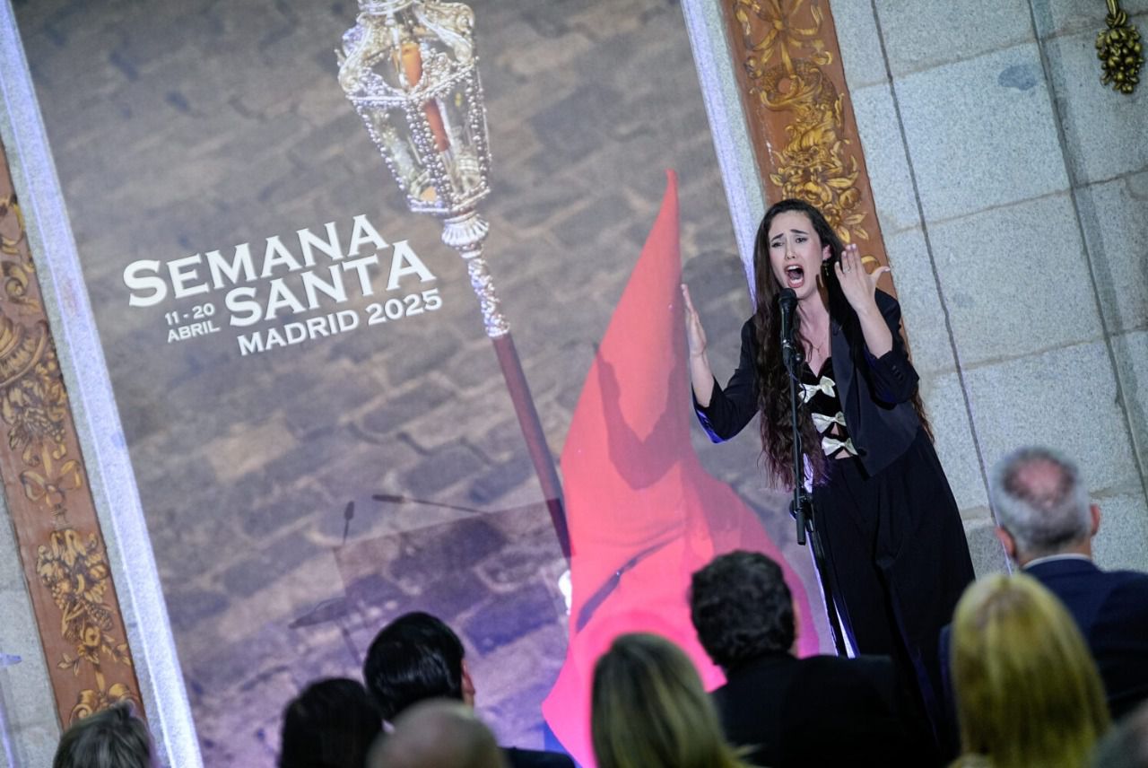 Rocío Luna canta una saeta (Foto: Ayuntamiento de Madrid)
