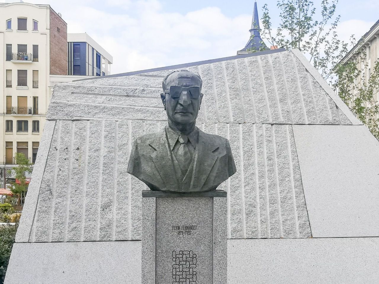 Busto de Pepín Fernández (Foto: Antonio Castro)
