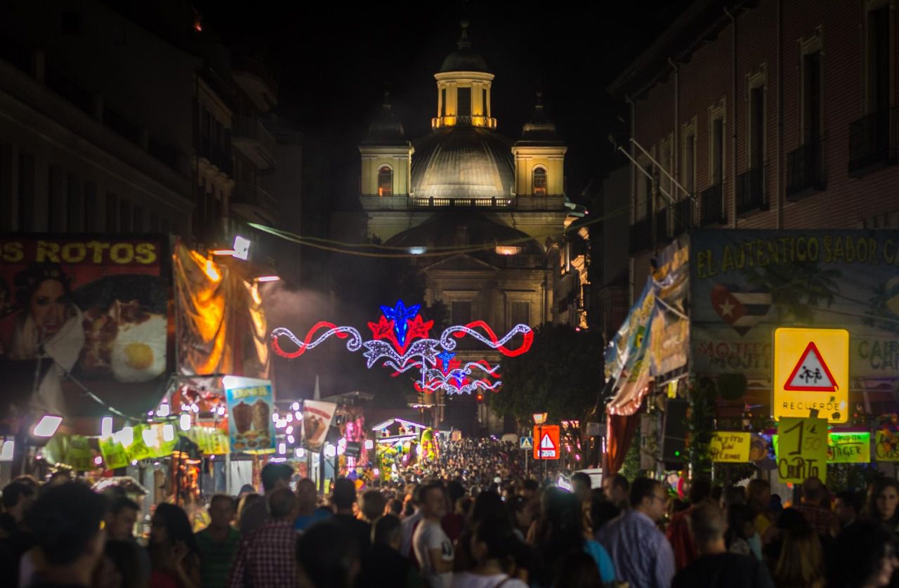 Puestos a lo largo de la carrera de San Francisco durante las fiestas de Centro, en una imagen de archivo (Foto: Pedro García)