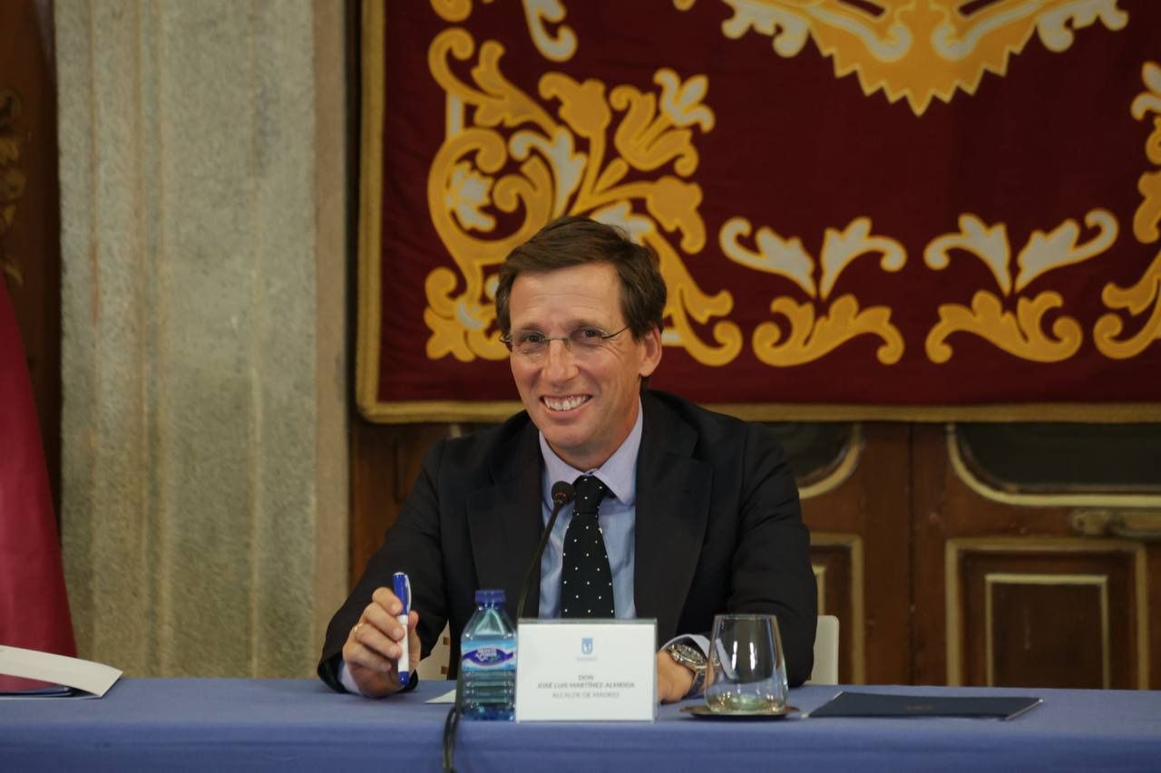 Martínez-Almeida en la reunión del equipo de Gobierno de la vuelta al curso político.