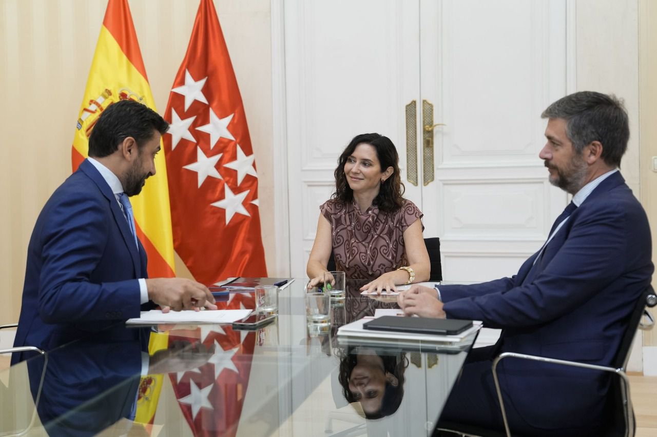 Carlos Díaz-Pache, Isabel Díaz Ayuso y Miguel Ángel García (Foto: Comunidad de Madrid)