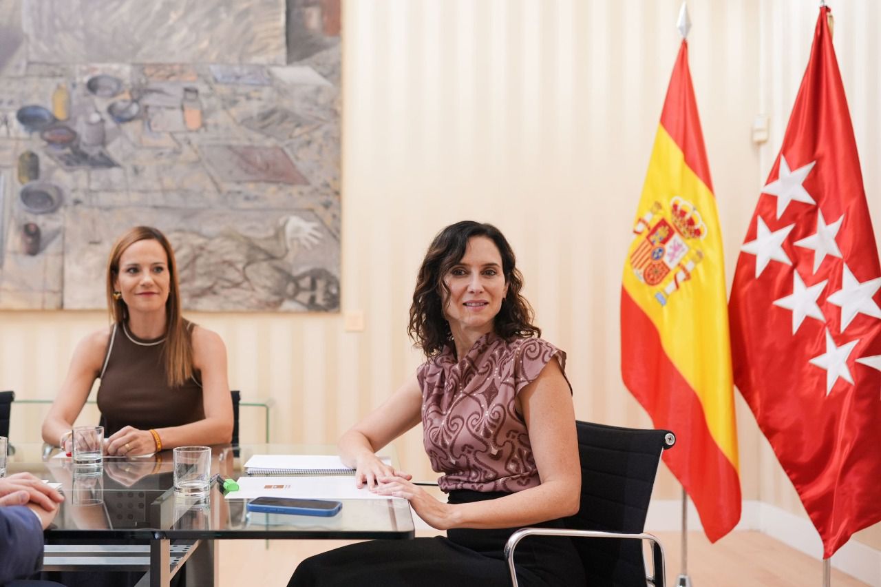 La presidenta y la portravoz de Vox (Foto: Comunidad de Madrid)