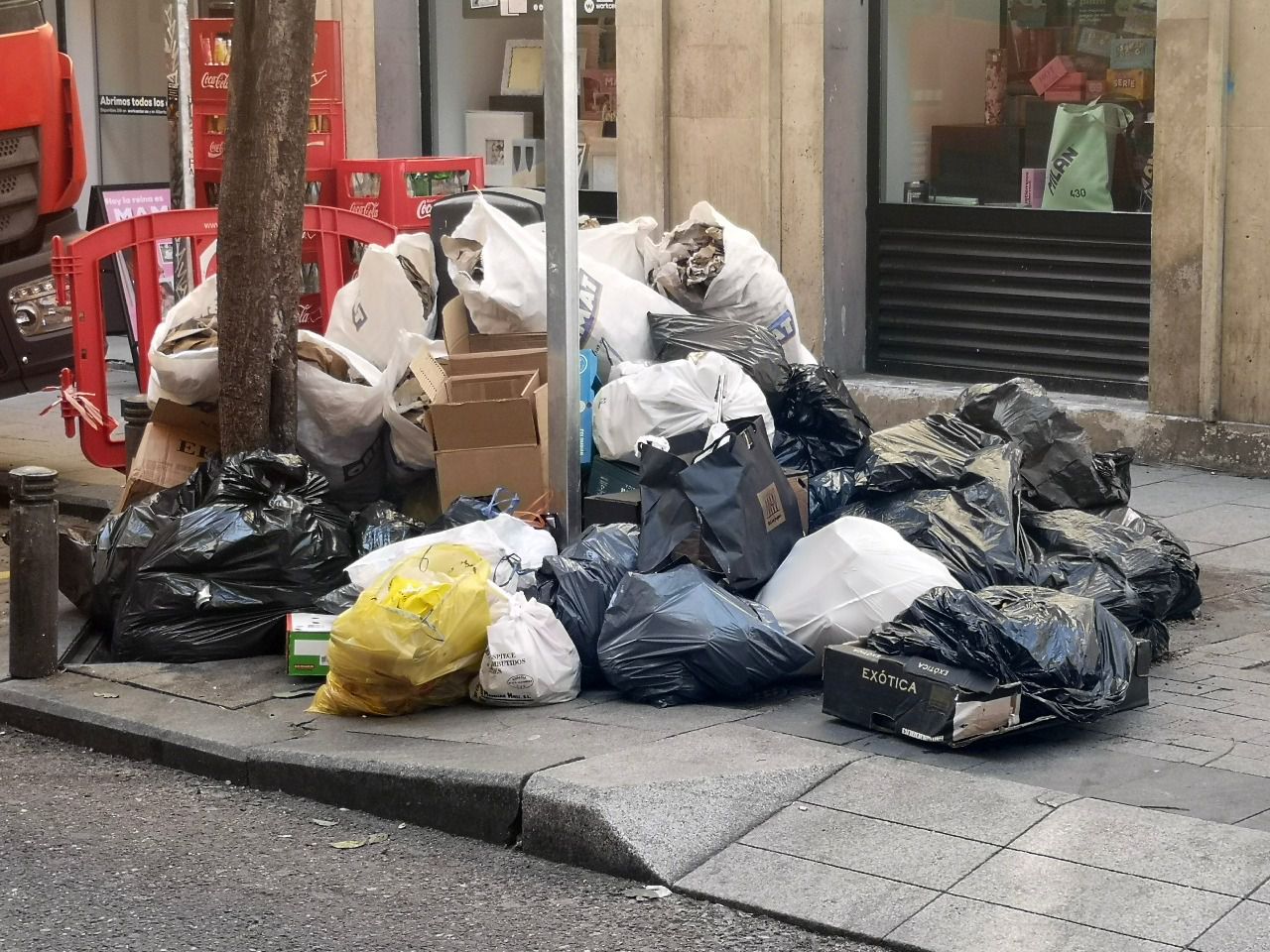 Basura por las calles.