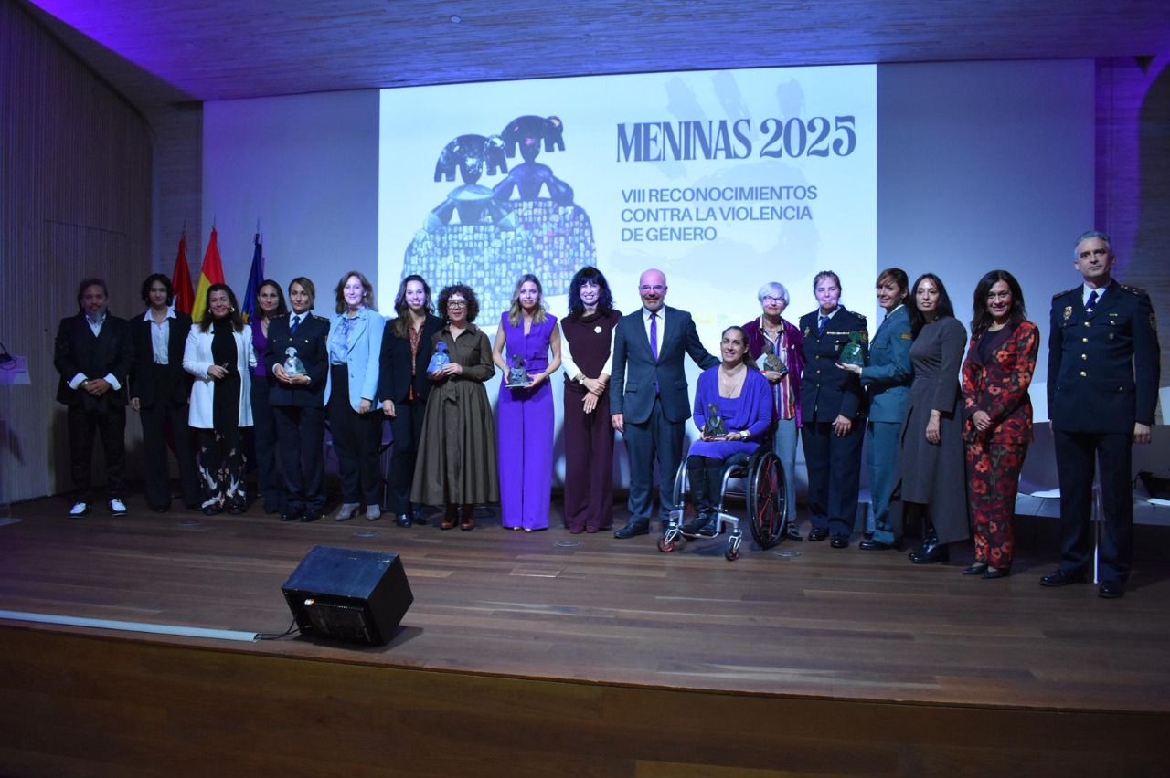 Foto de familia de los premiados Meninas 2025