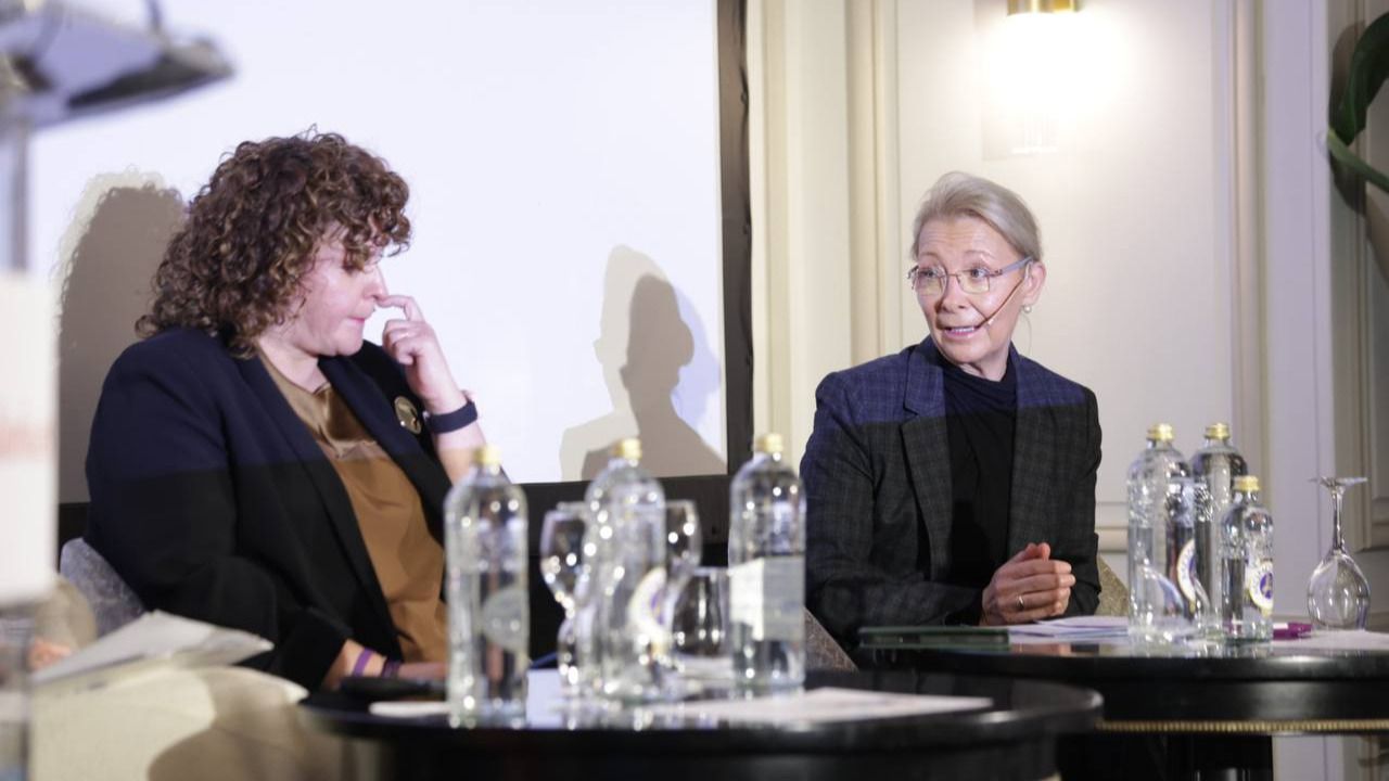 Susana Huertas y Carmen Muñoz en la tercera mesa de dialógo de la IV Jornada de Salud de Madridiario