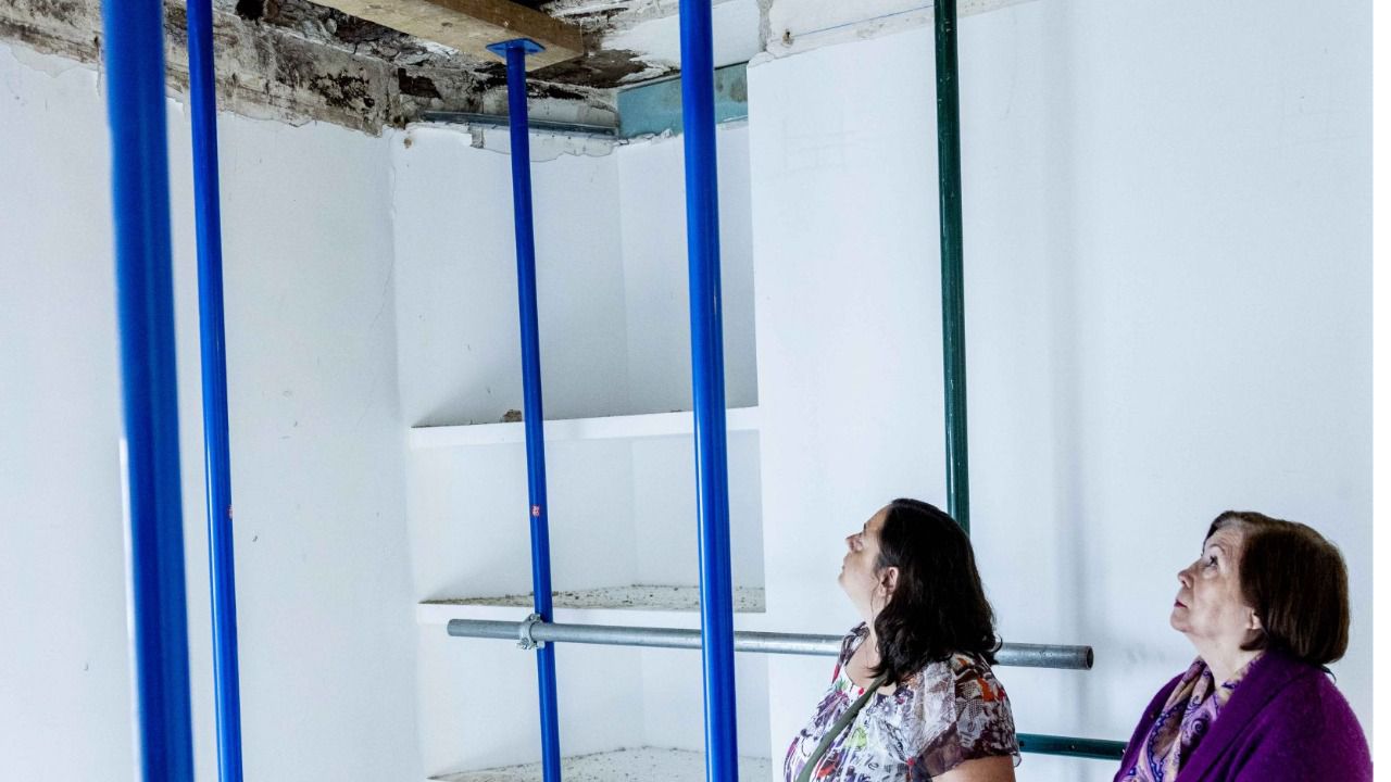 Derrumbe de un hostal ilegal en la Cuesta Santo Domingo sobre una vivienda (Foto: Más Madrid)