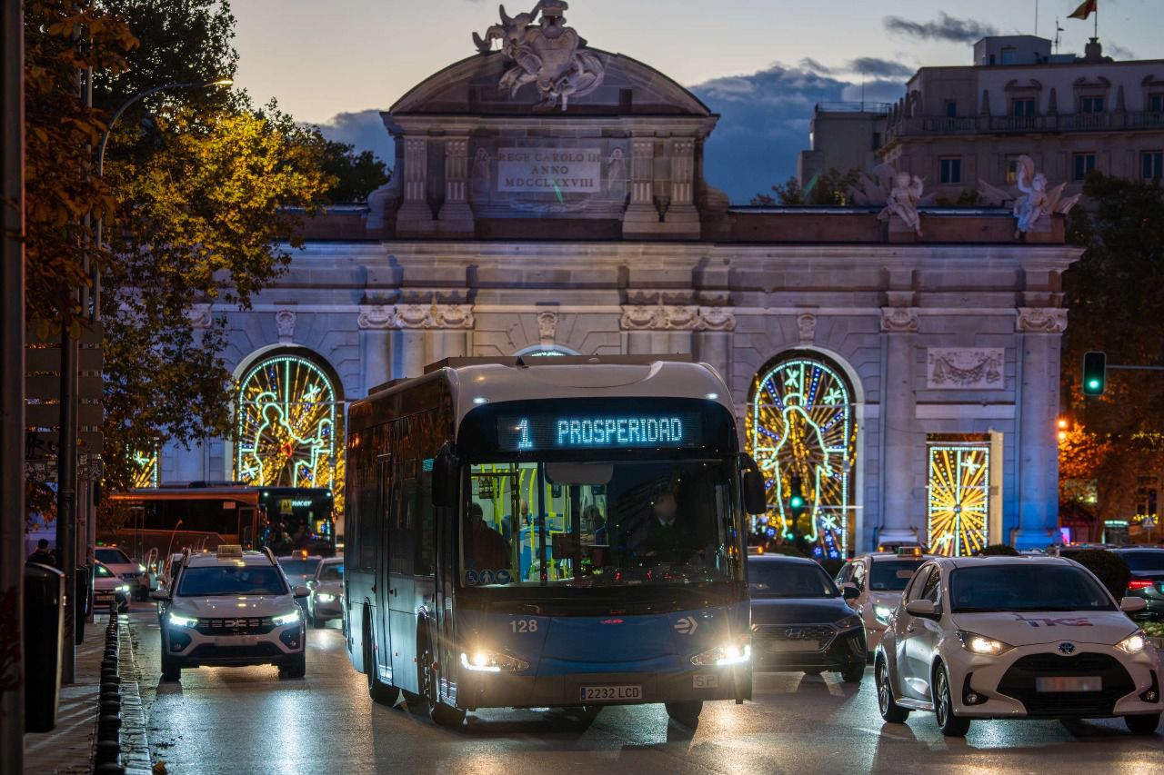 Autobús circulando por Madrid (Foto: EMT Madrid)