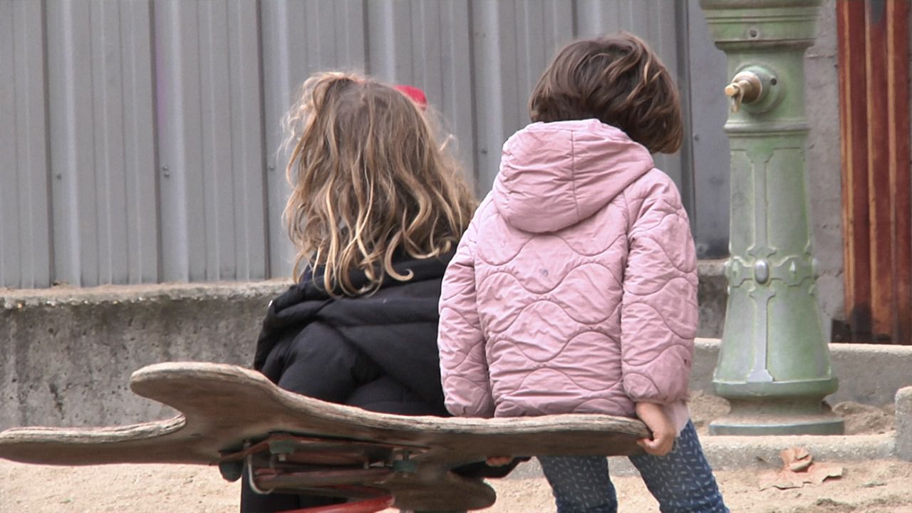 Niñas en el patio del colegio (Foto: AFA CEIP Perú)