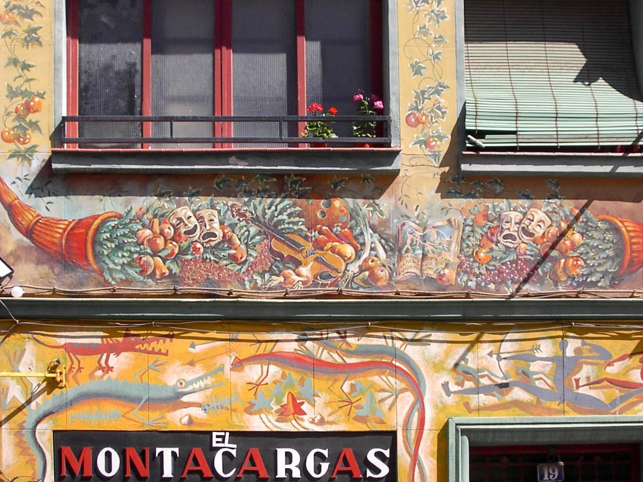 Detalles del mural Miguel Brayda.