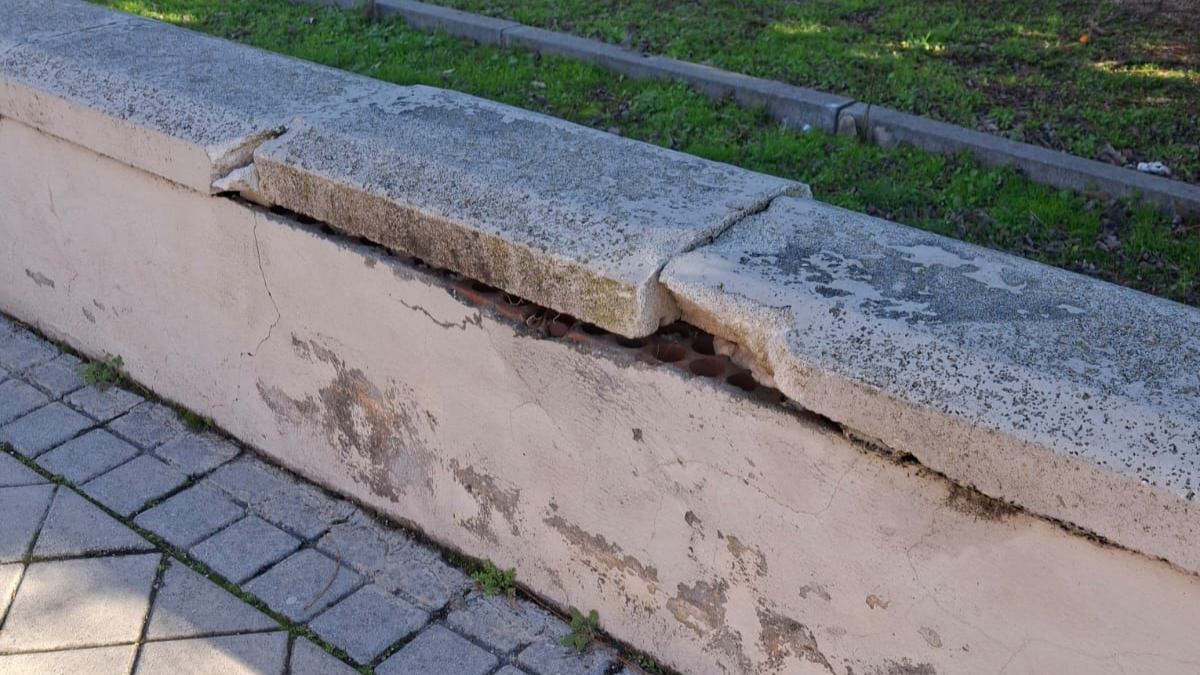 Deterioro de las aceras en Ciudad Pegaso (San Blas-Caillejas)