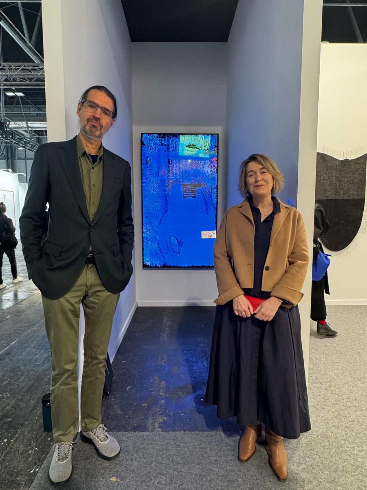 Wayward (2022), de Daniel Canogar (Madrid, 1964), una obra digital realizada con big data e inteligencia artificial inspirada estéticamente en autores de la posguerra como Andy Warhol o Martha Rosler (Foto: Ayuntamiento de Madrid)