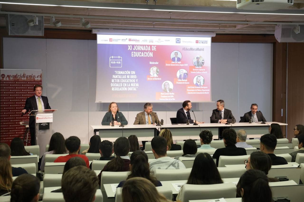 Primera mesa de debate (Foto: Mónica González Boto)