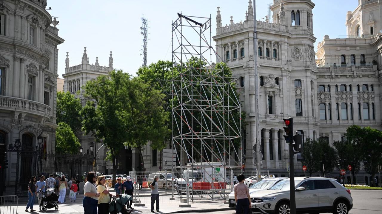 Andamios instalados por Cibeles