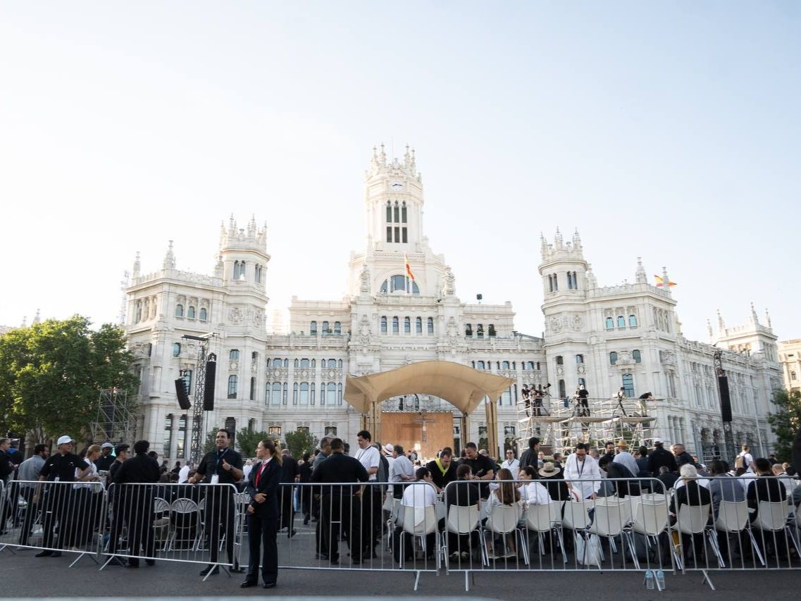Ambiente en Cibeles durante la misa del domingo.