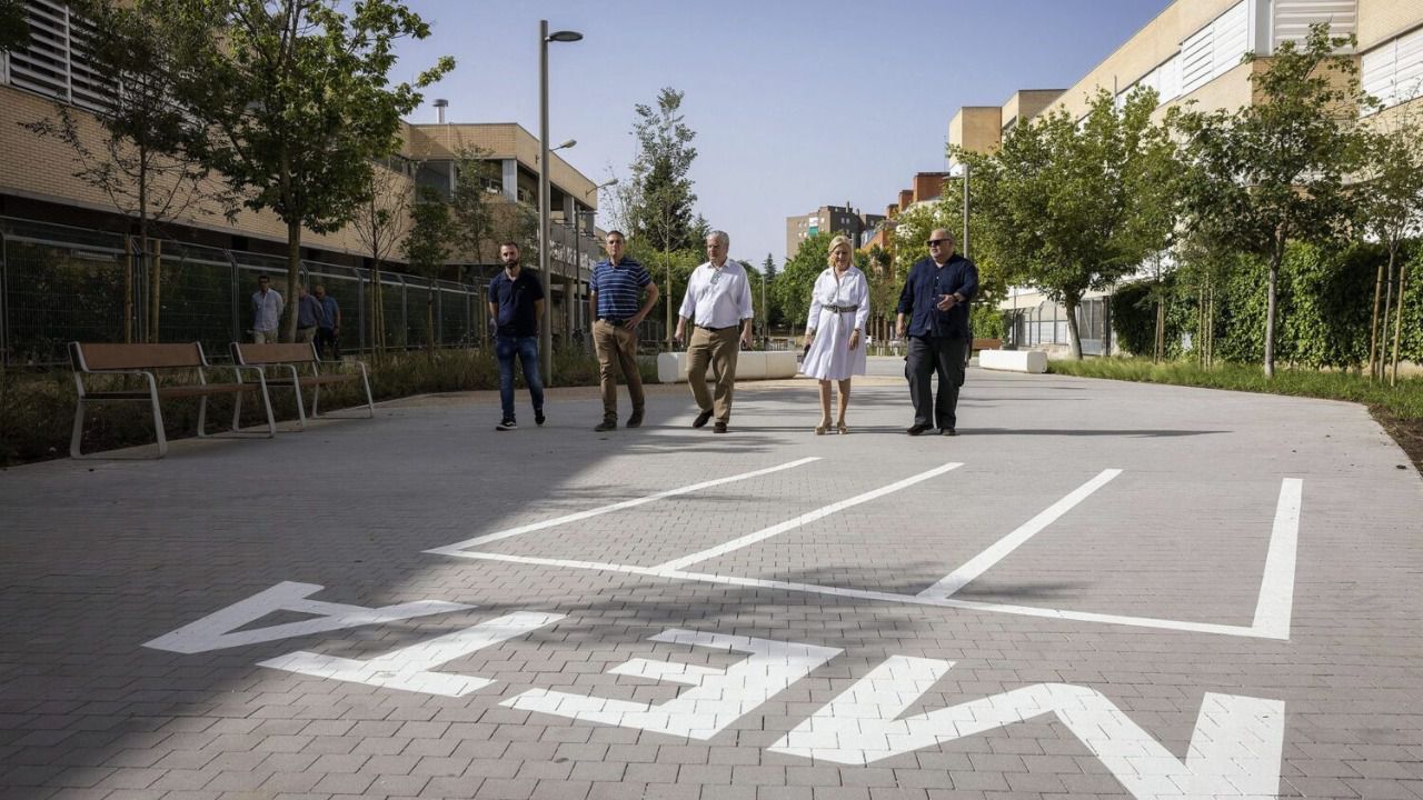 Madrid finaliza la peatonalización de la calle Oberón en Moratalaz