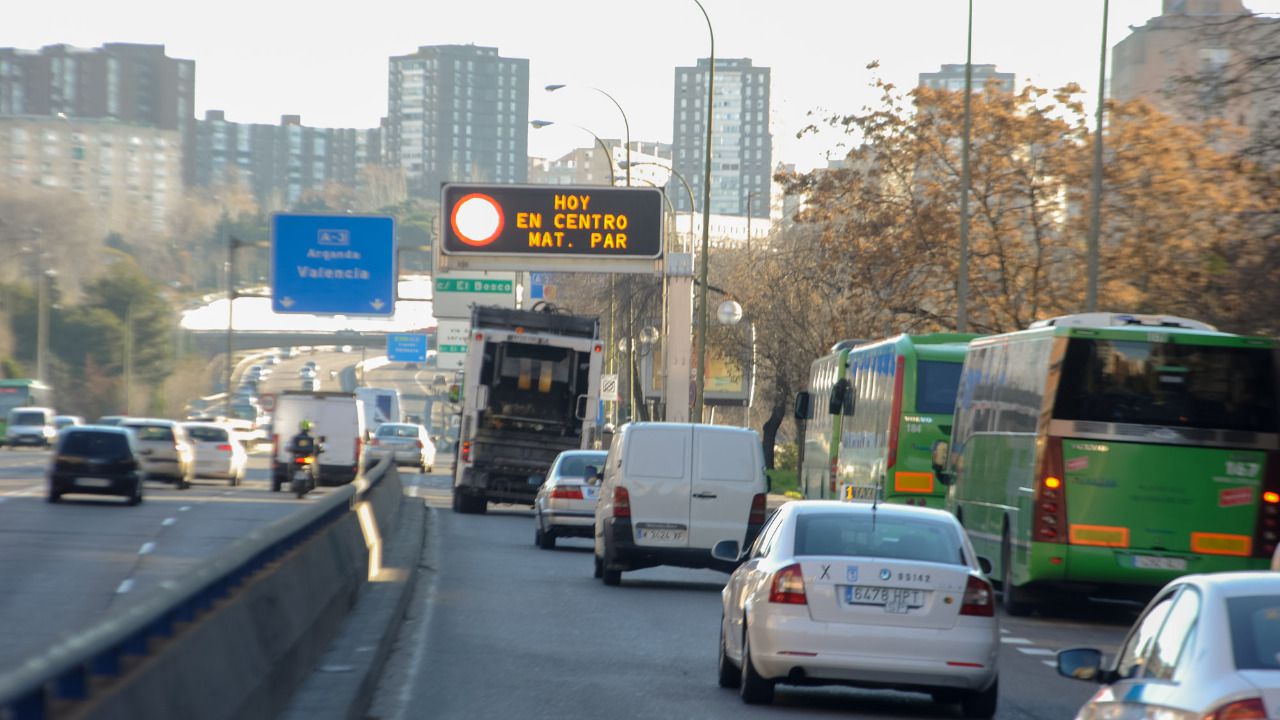 Límites de velocidad en las carreteras por contaminación en Madrid